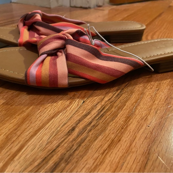 Sandals - Picture 2 of 2